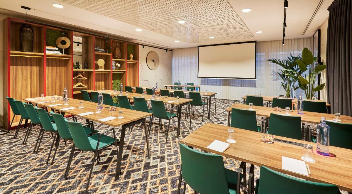 Zona business o sala de conferencias en NH Collection Madrid Eurobuilding