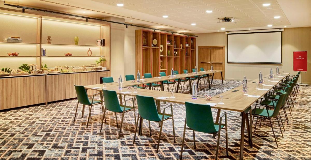 Zona business o sala de conferencias en NH Collection Madrid Eurobuilding