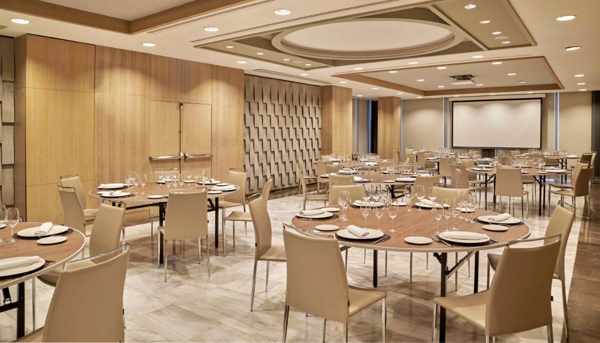 Zona de estar de NH Collection Madrid Eurobuilding