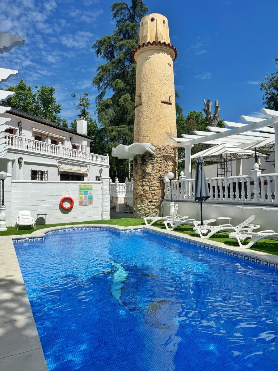 Hostal El Brillante - Alojamientos El Duque - Housity