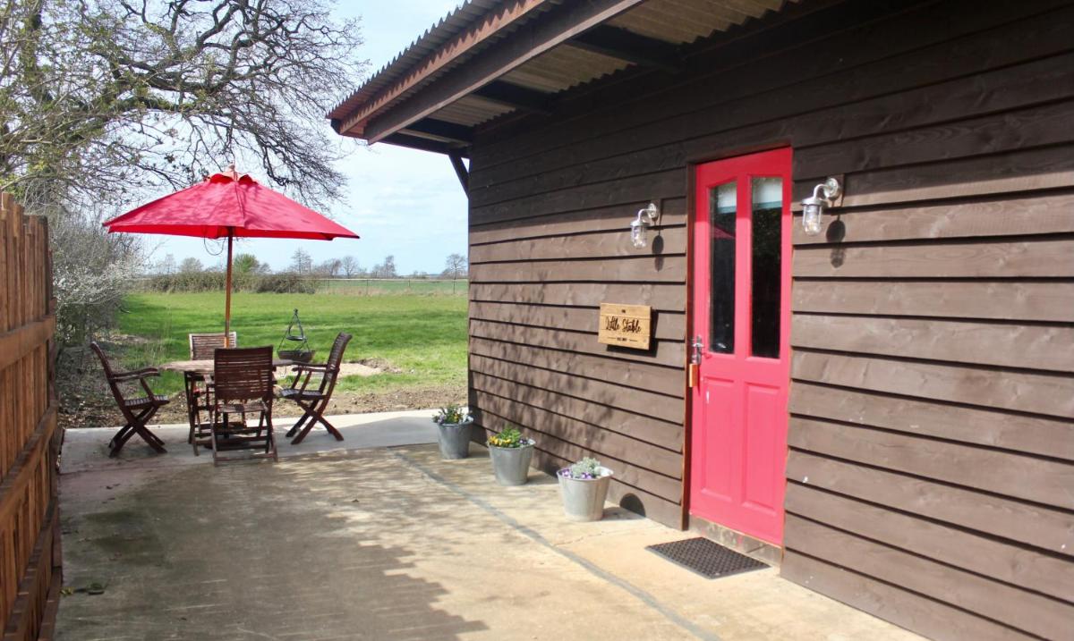 The Little Stable - Housity
