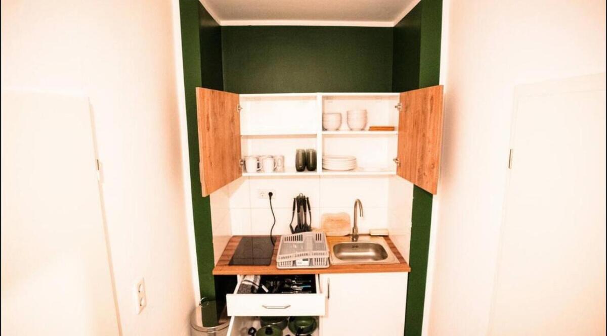 Serviceroom24 - Apartment 2 in Oer-Erkenschwick WLAN - Smart-TV - 24-7 Check-in und Küche - Housity