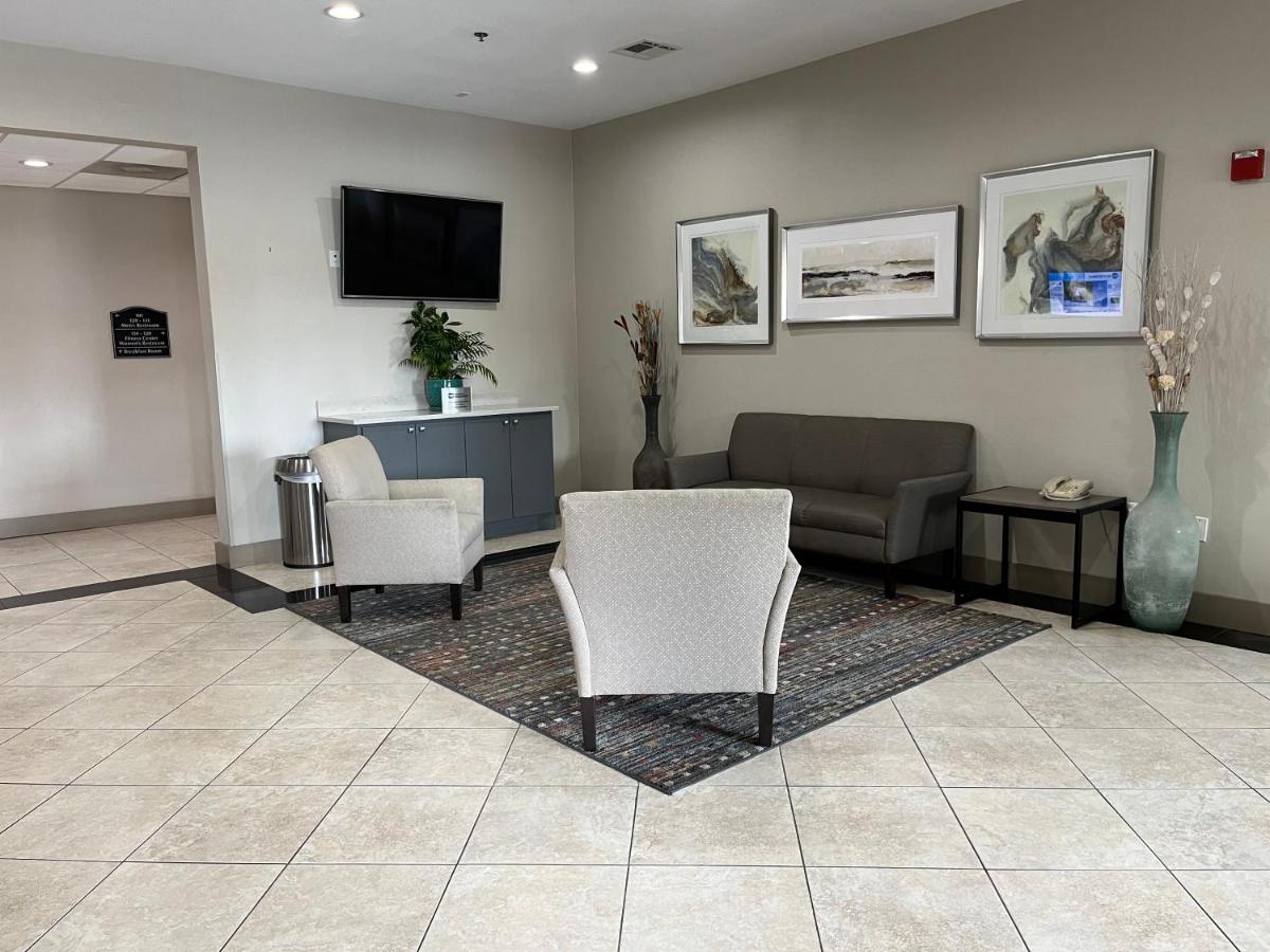 Best Western Inn & Suites Cleveland - Housity