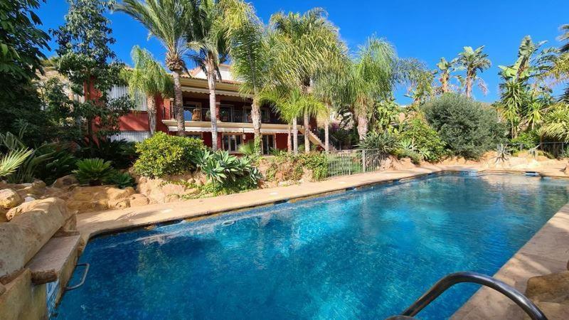 10 Bedroom 5 Star Luxury Villa & Heated Pool for 5 to 28 Guests near Alicante - Housity