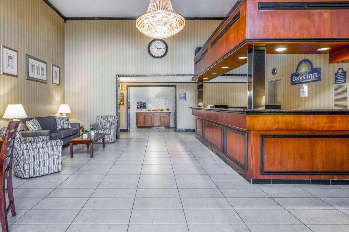 Days Inn by Wyndham Westminster - Housity