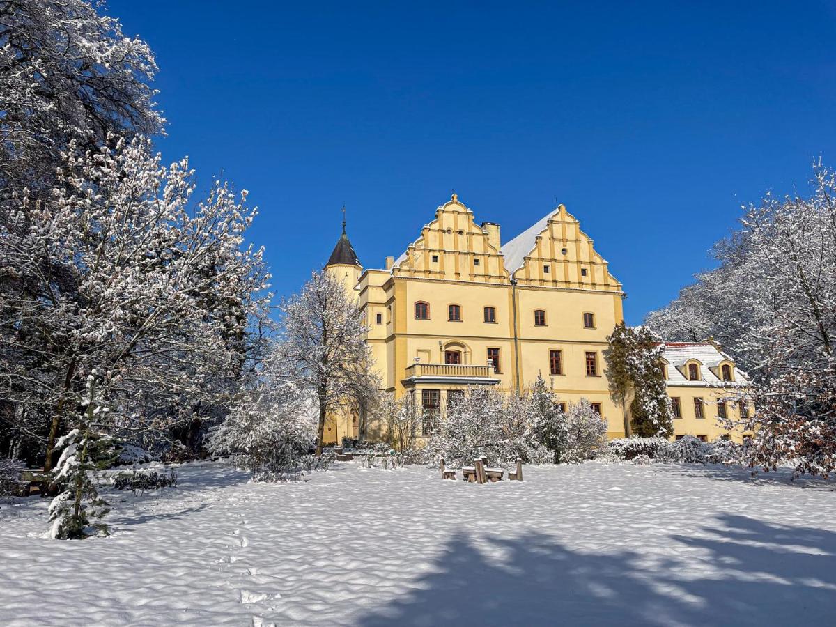 Zamek w Czernej - Housity