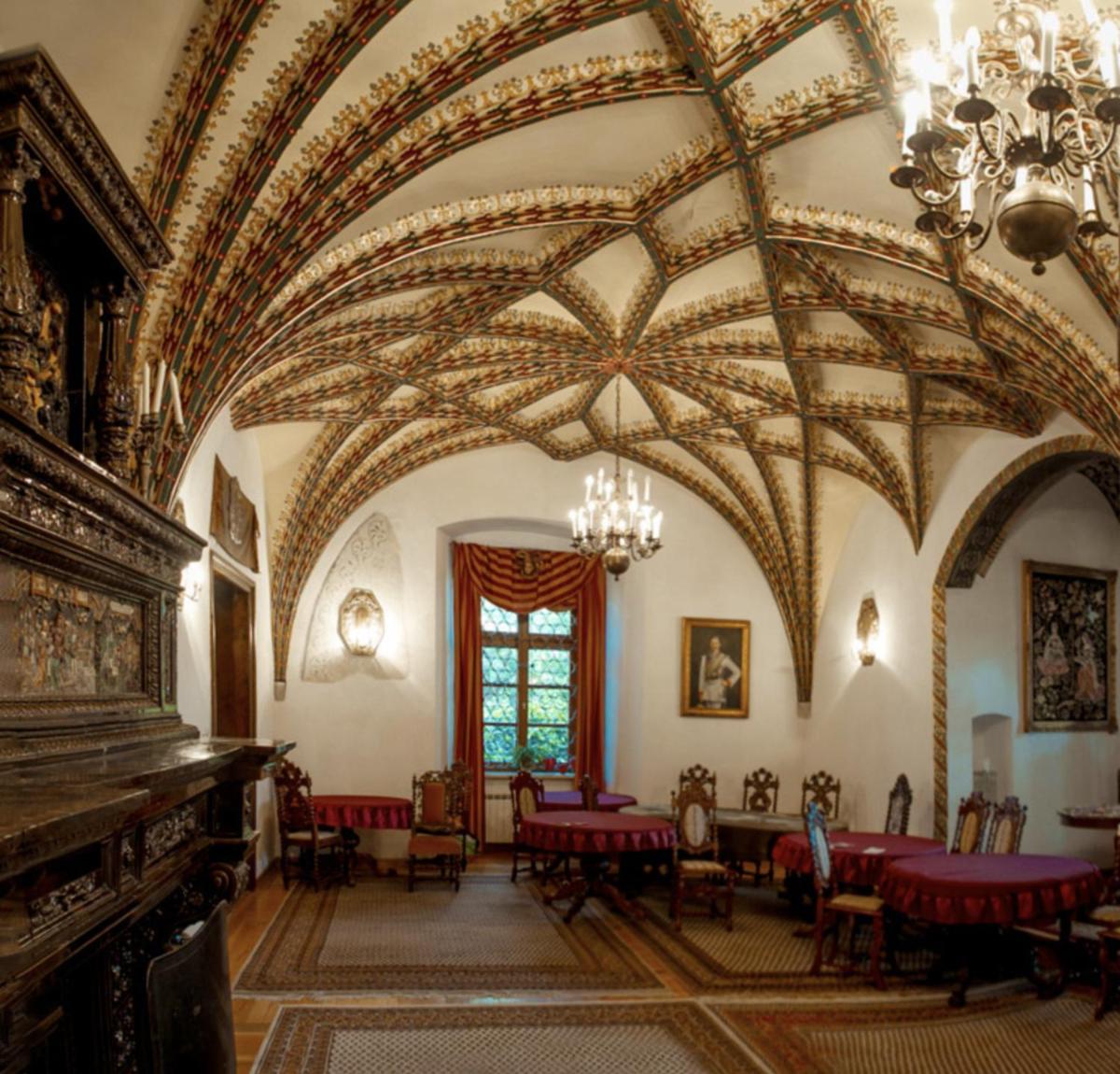 Zamek w Czernej - Housity