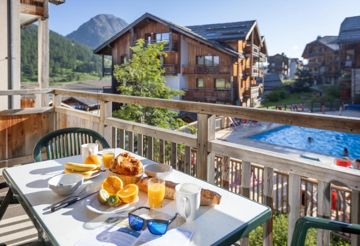 Vue générale sur la montagne ou vue sur la montagne depuis l'appart'hôtel
