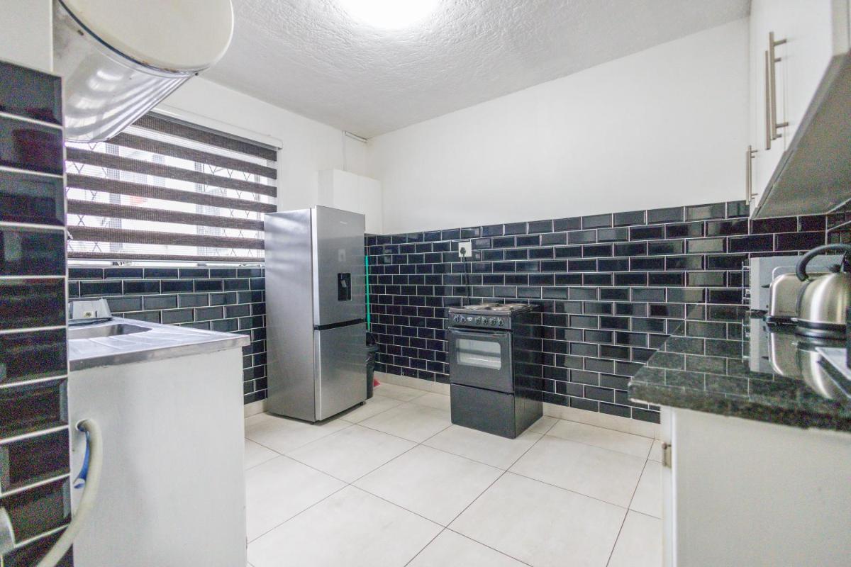 Safi Smart Self-catering Suite 1 - Housity