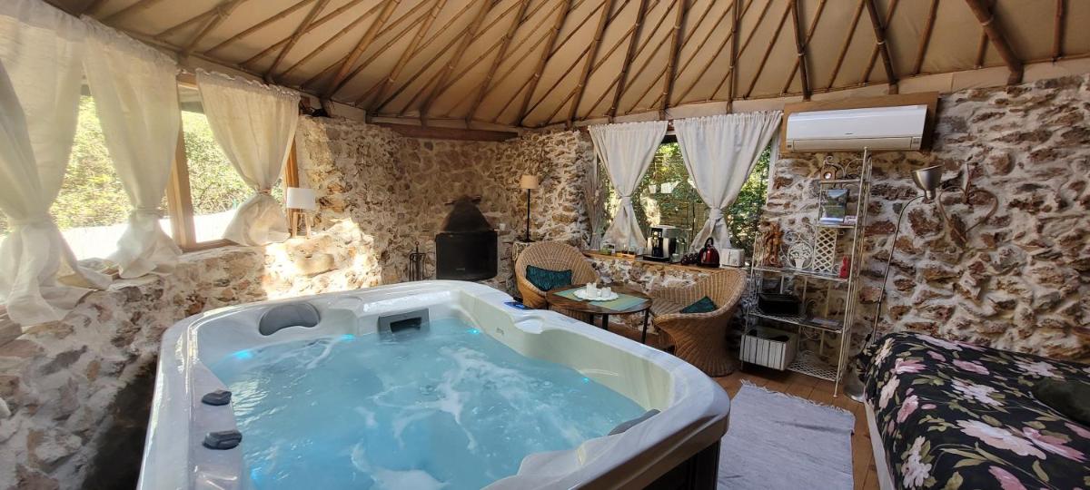 Ecolodges en Provence - Housity