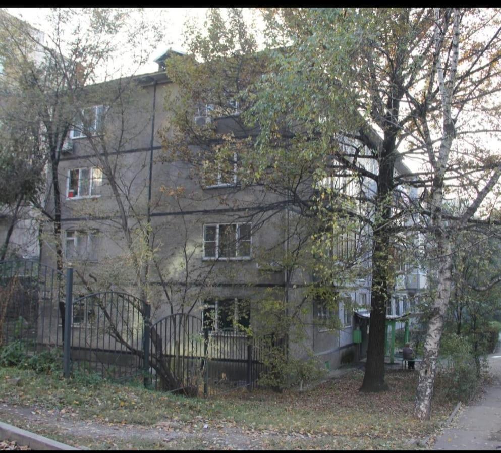 Центр города, оживленный район - Housity