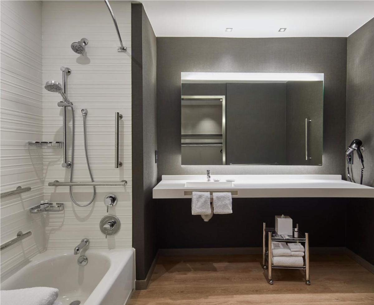 AC Hotel Nashville Downtown - Housity