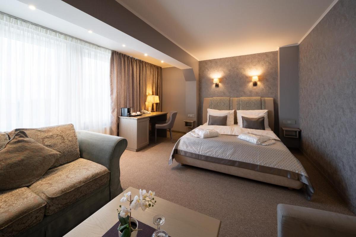 Bellevue Park Hotel Riga with FREE Parking - Housity