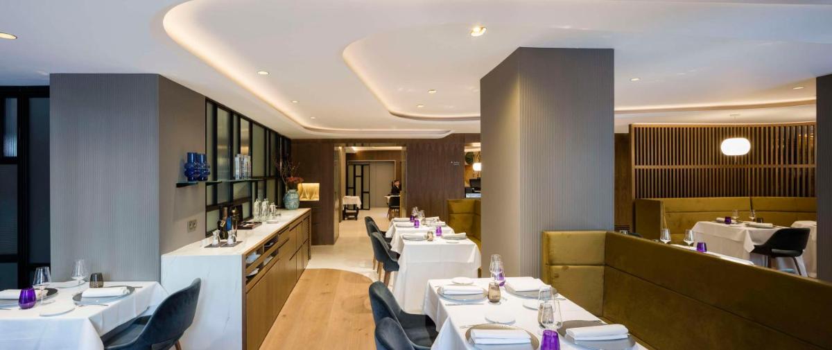 Un restaurante o sitio para comer en Barceló Emperatriz