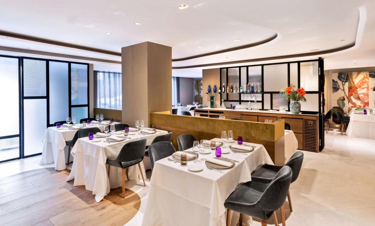 Un restaurante o sitio para comer en Barceló Emperatriz
