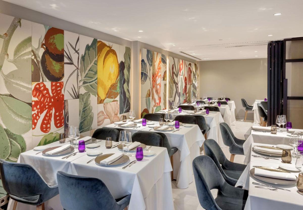 Un restaurante o sitio para comer en Barceló Emperatriz