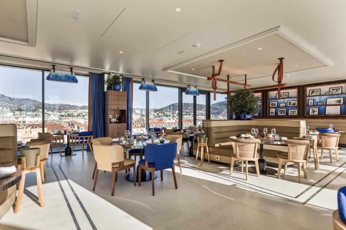 Restaurant ou autre lieu de restauration dans l'établissement Maison Albar - Le Victoria
