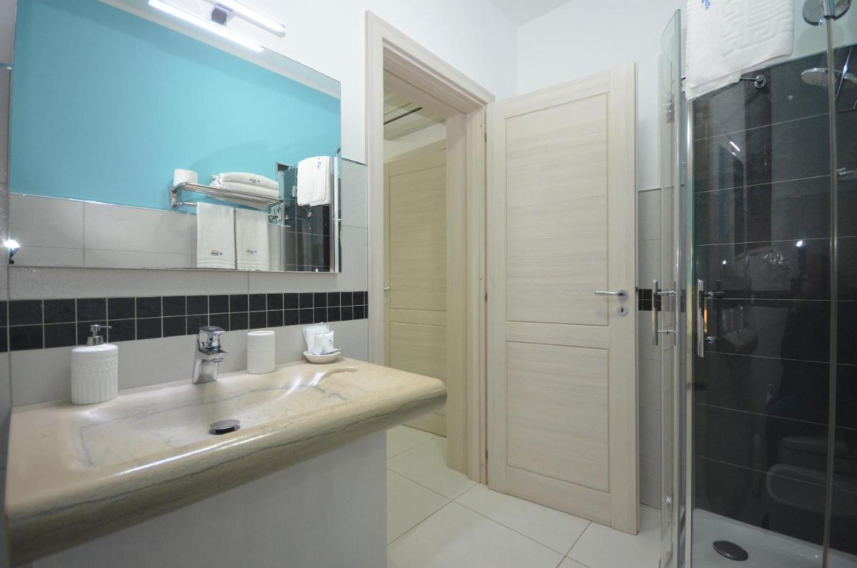 Le Stelle Sea Rooms - Housity