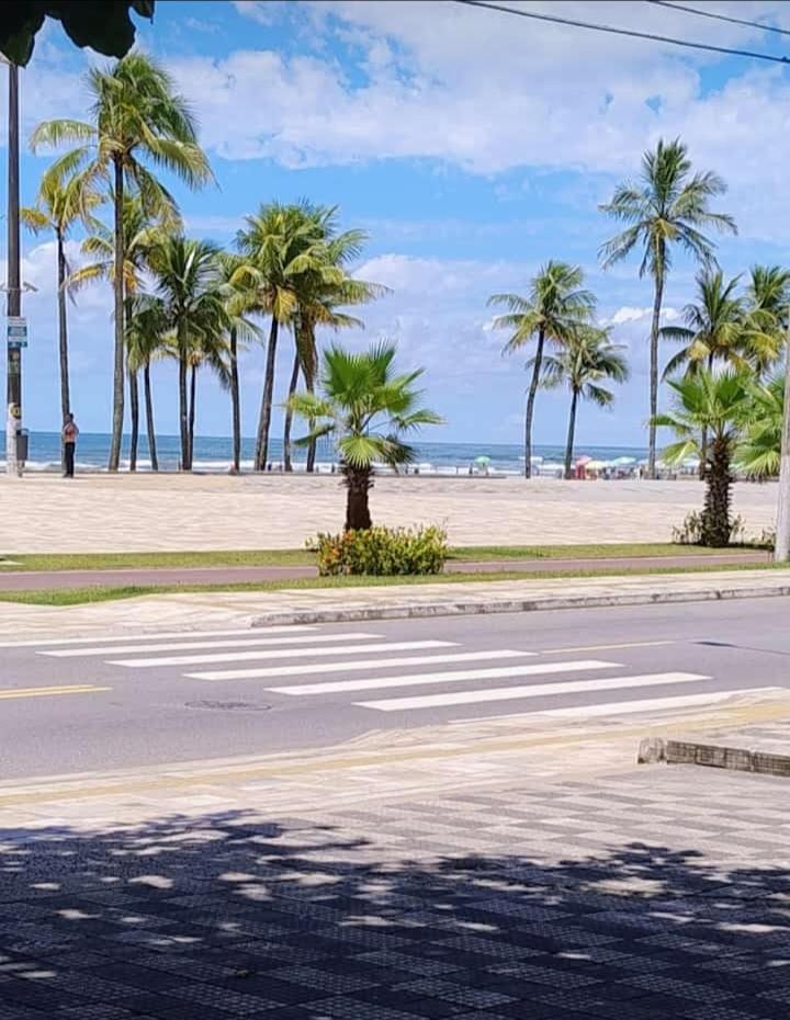 Apartamento Com Piscina e Sacada Gourmet- Aviação# - Housity