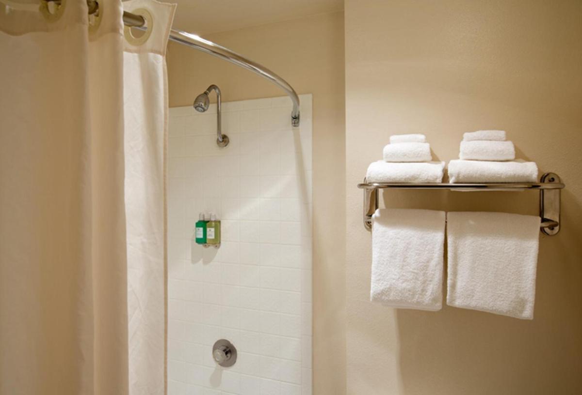 Coast Inn at Lake Hood - Housity