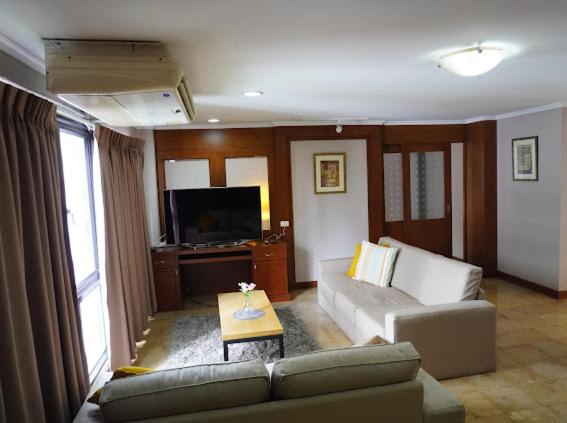 Young Place - Housity