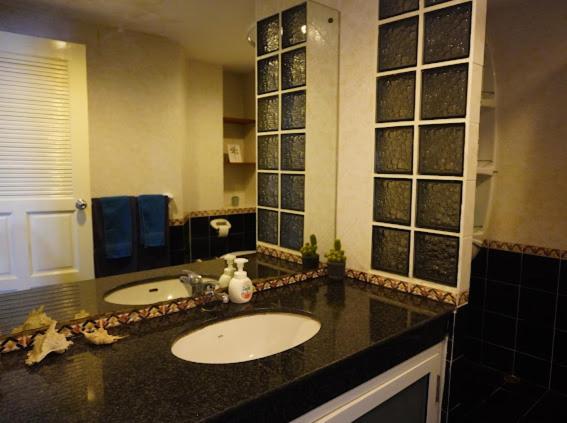 Young Place - Housity