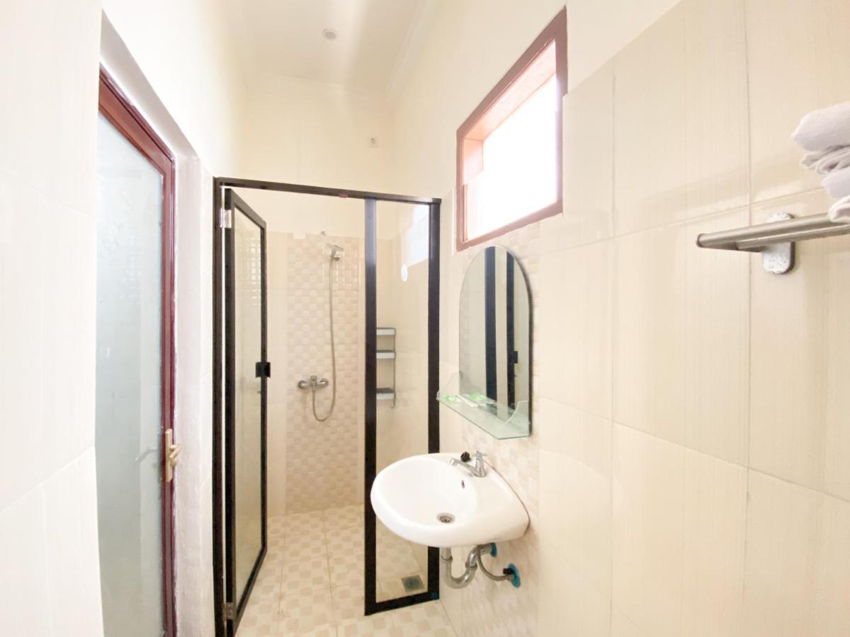 Urbanview Raden Mansion Jember - Housity