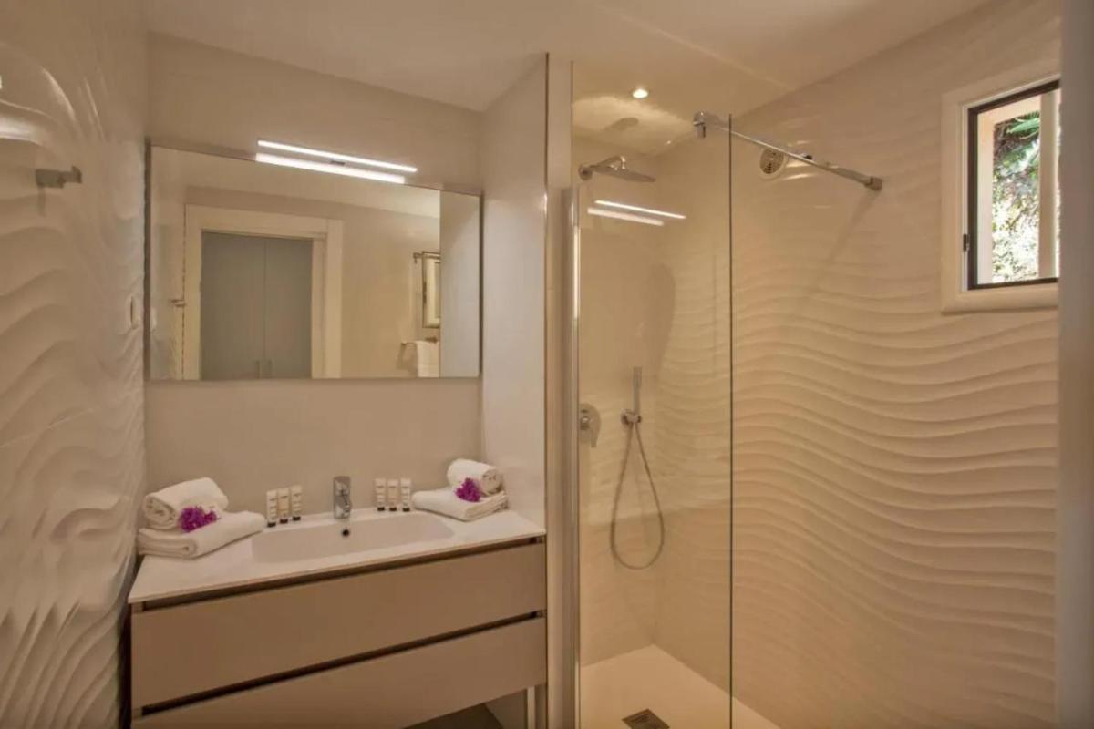 Charmante Maison de Vacances à Olmeto avec Piscine - Housity