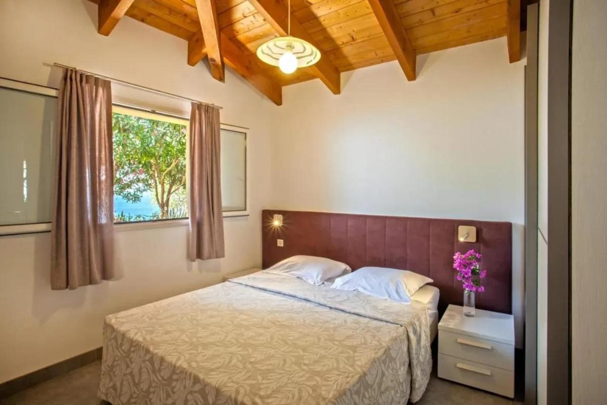 Charmante Maison de Vacances à Olmeto avec Piscine - Housity