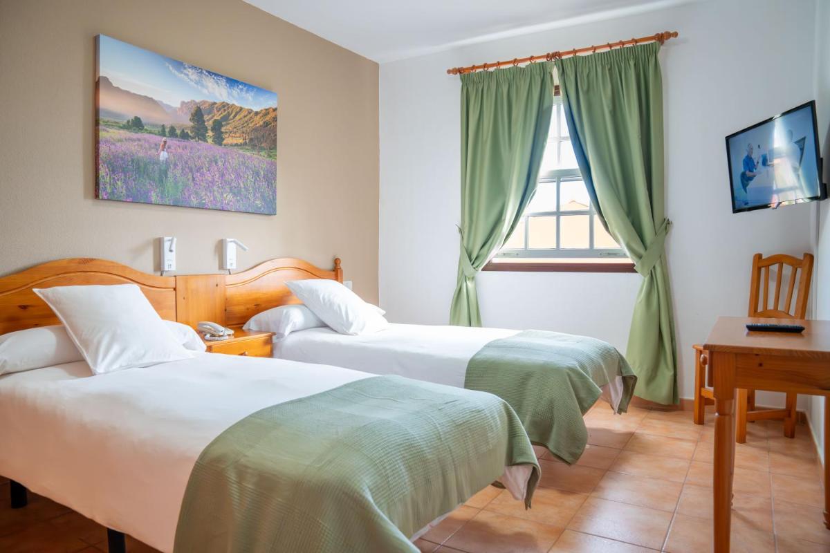 Apartamentos Oasis San Antonio - Housity