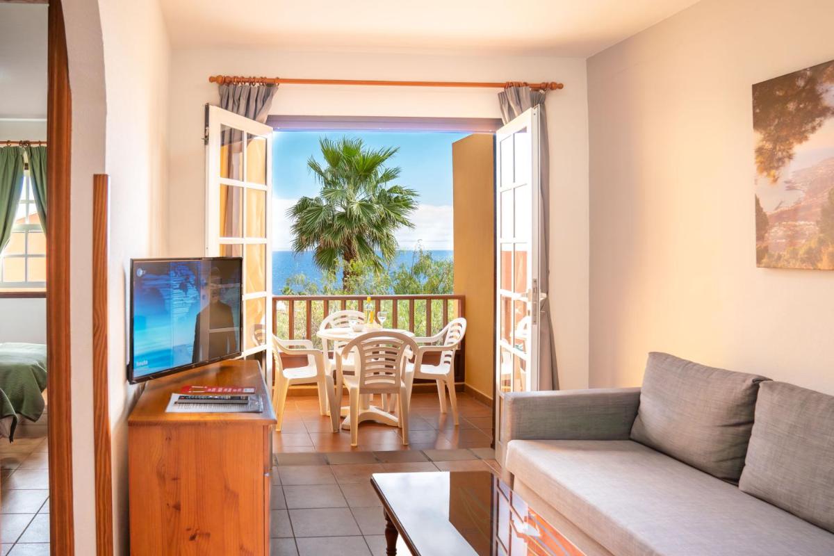Apartamentos Oasis San Antonio - Housity