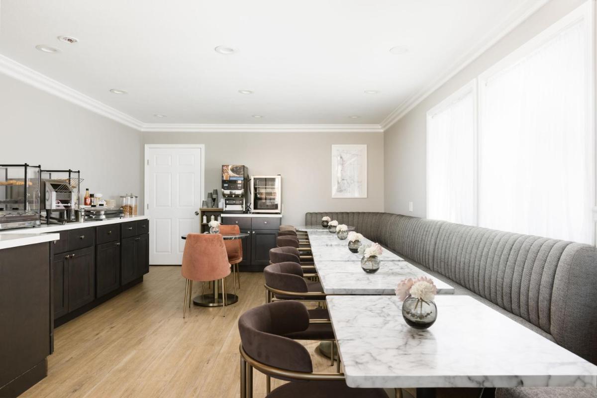 Inn at Highway 1 - Housity