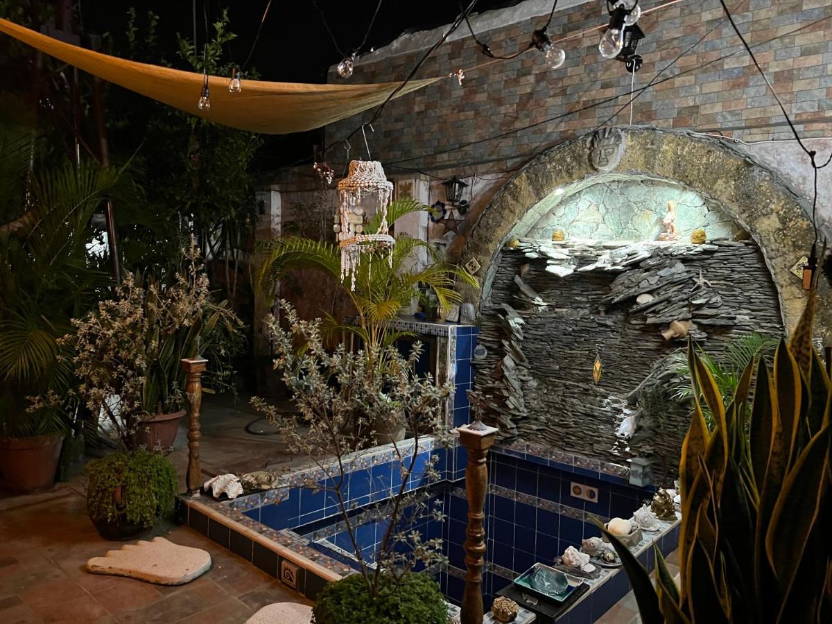 Mendoza’s GUEST HOUSE - Hizvo