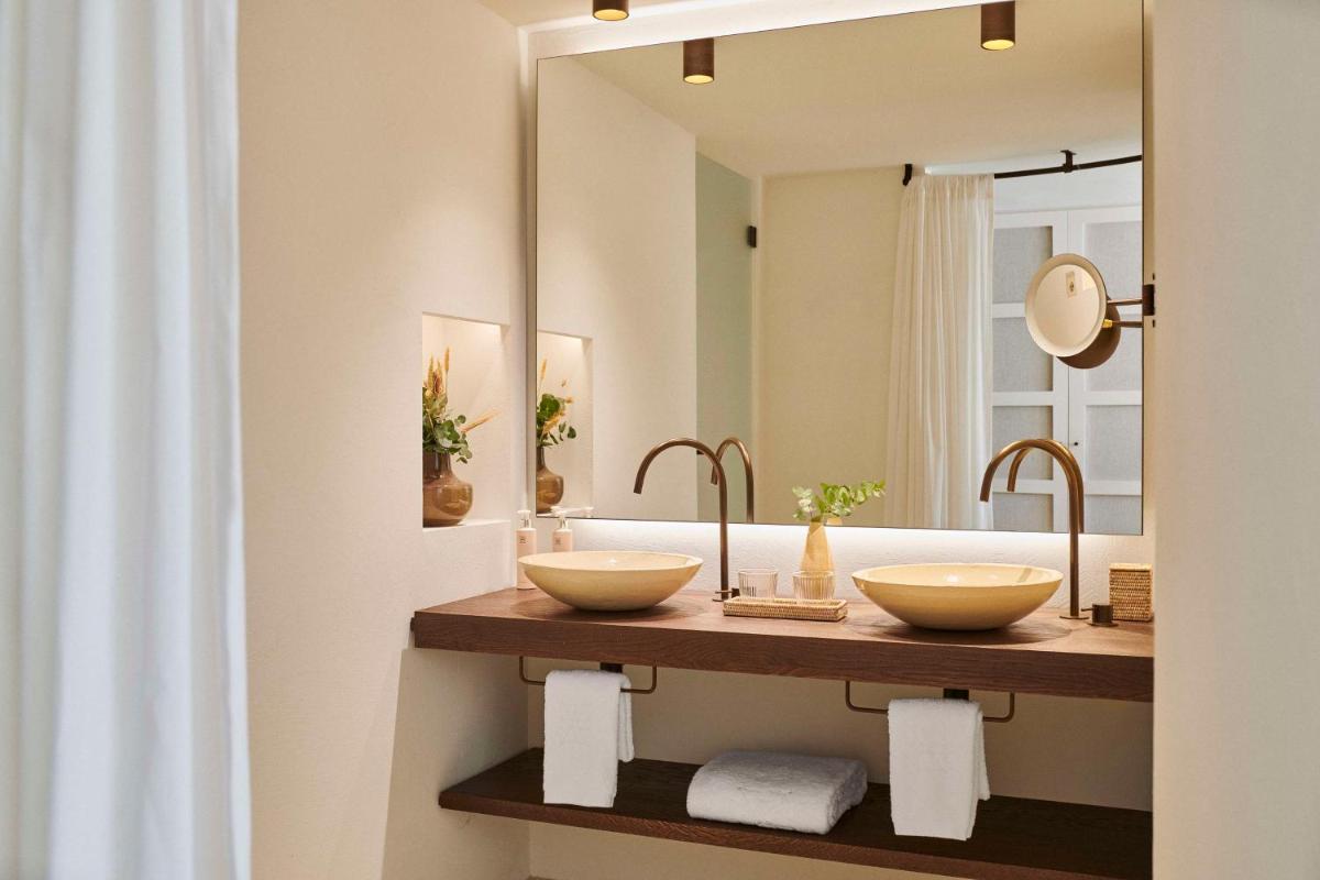 Un baño de La Zambra Resort Mijas - Marbella - The Unbound Collection by Hyatt