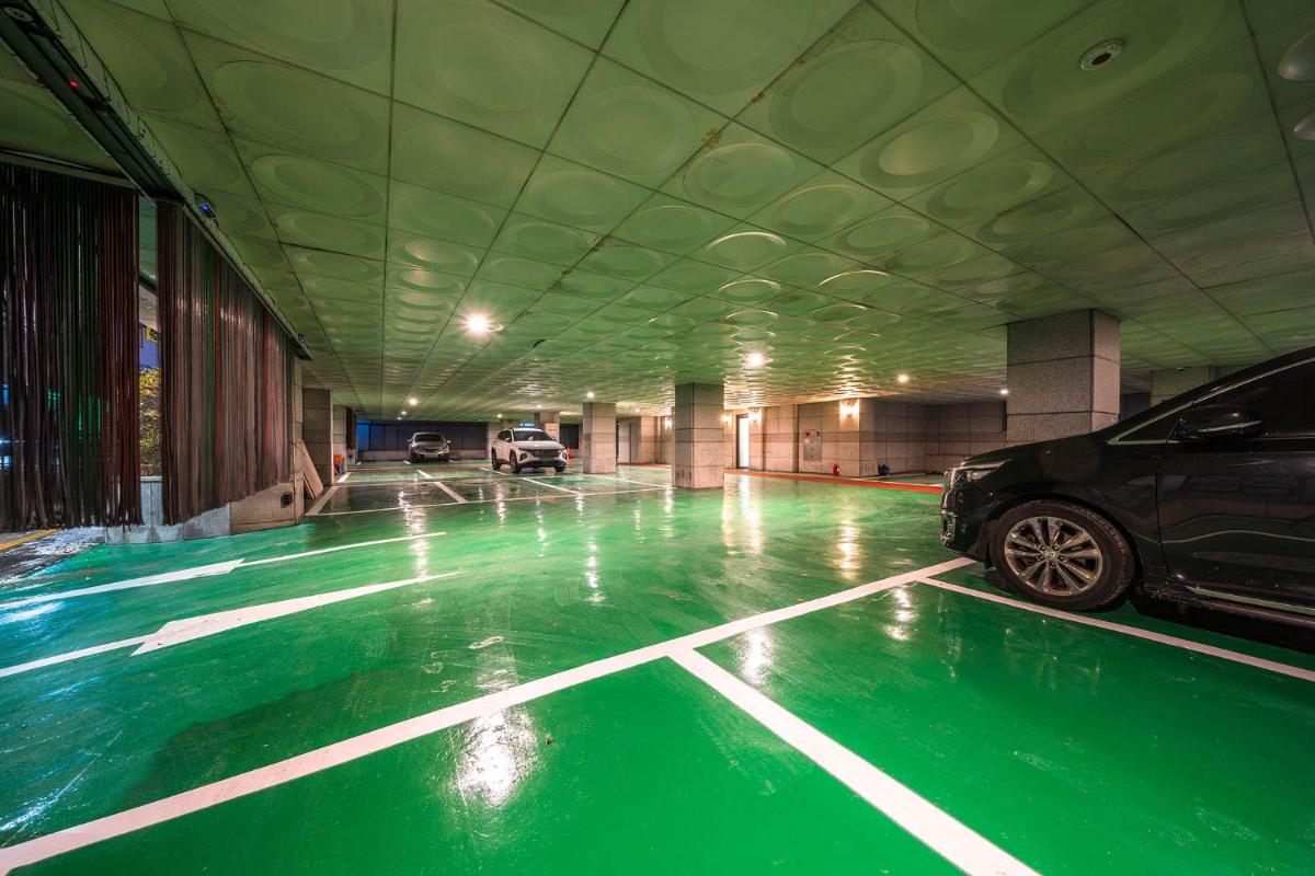 Hotel New Castle Bupyeong - Housity