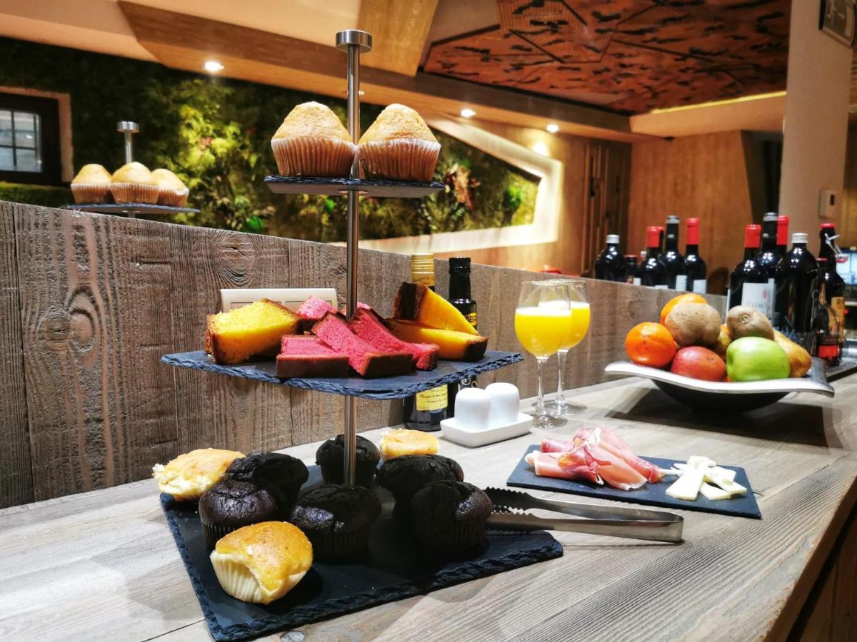 Comida en o cerca de este hotel