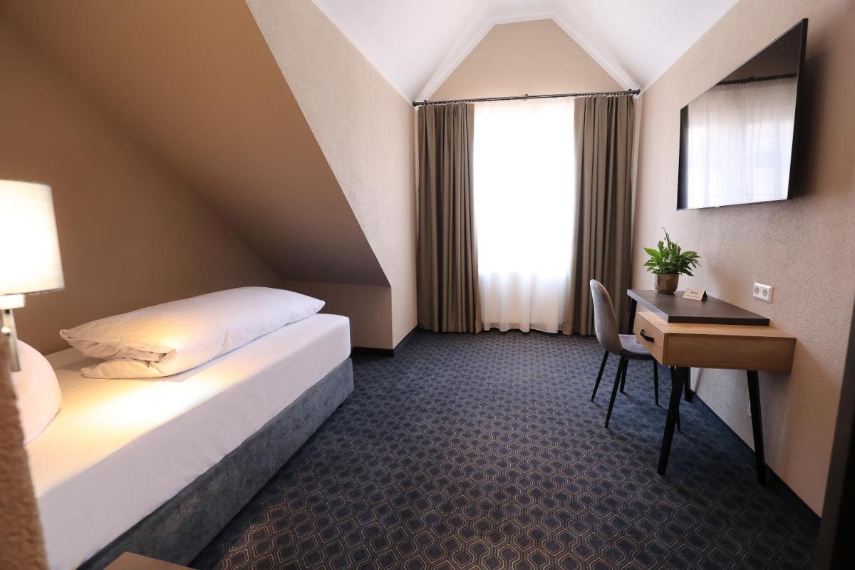 Hotel Adler - Housity