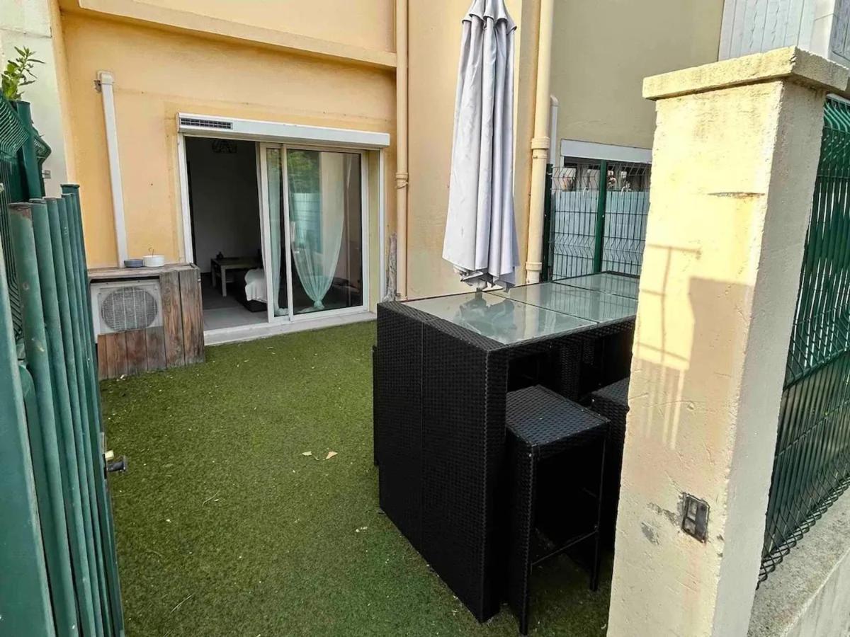 Appartement charmant au Pradet avec terrasse, 33 m², jardin - Housity