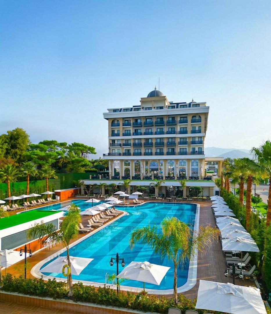 Serenity Queen Hotel - Housity