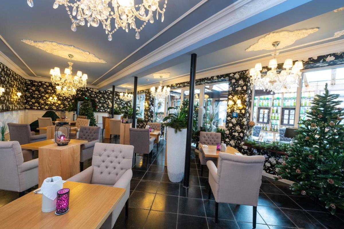 Ein Sitzbereich in der Unterkunft Design Hotel ALPENLIEBE - - - - Boutique-Flair - - - -