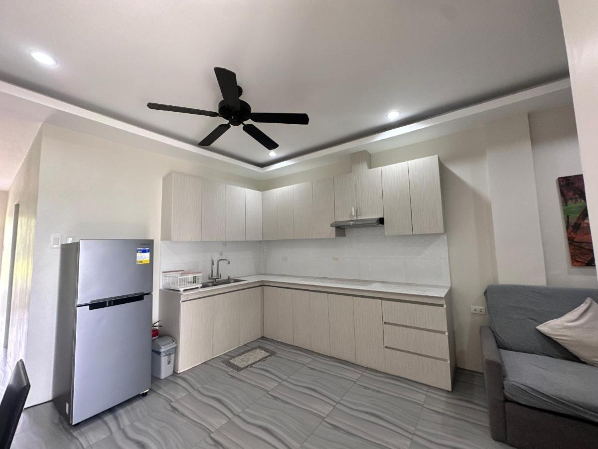 Kristinas Aparthotel Kabankalan - Housity