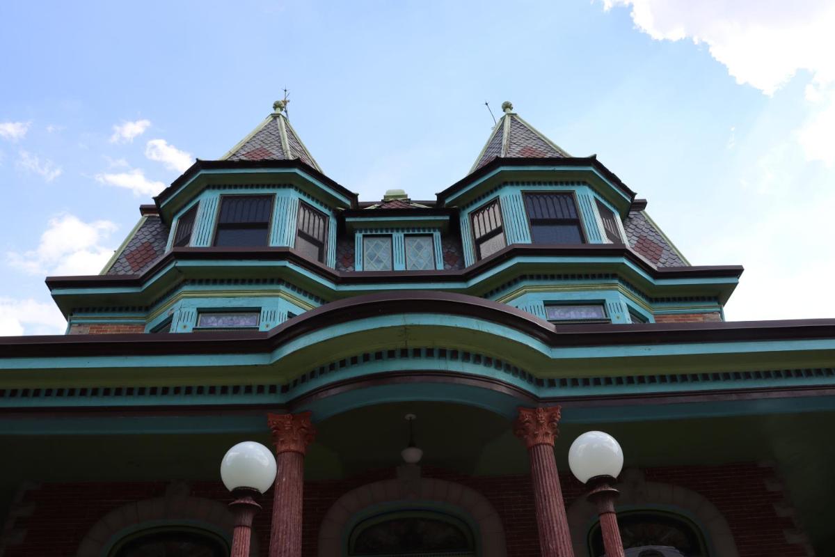 VAAST Bed & Breakfast - Housity