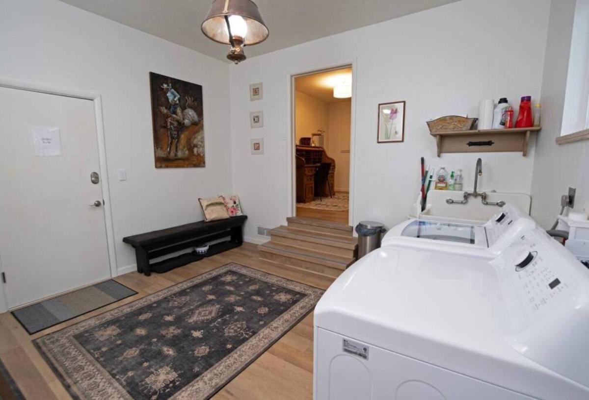 Nine Mile Ranch 4br, Views, Office, Fireplace - Housity