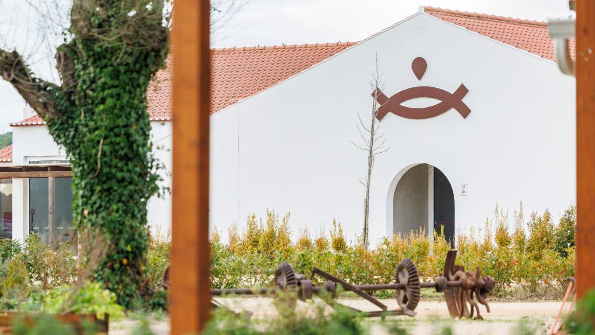 Um jardim no exterior de Sorraia Hotel Rural