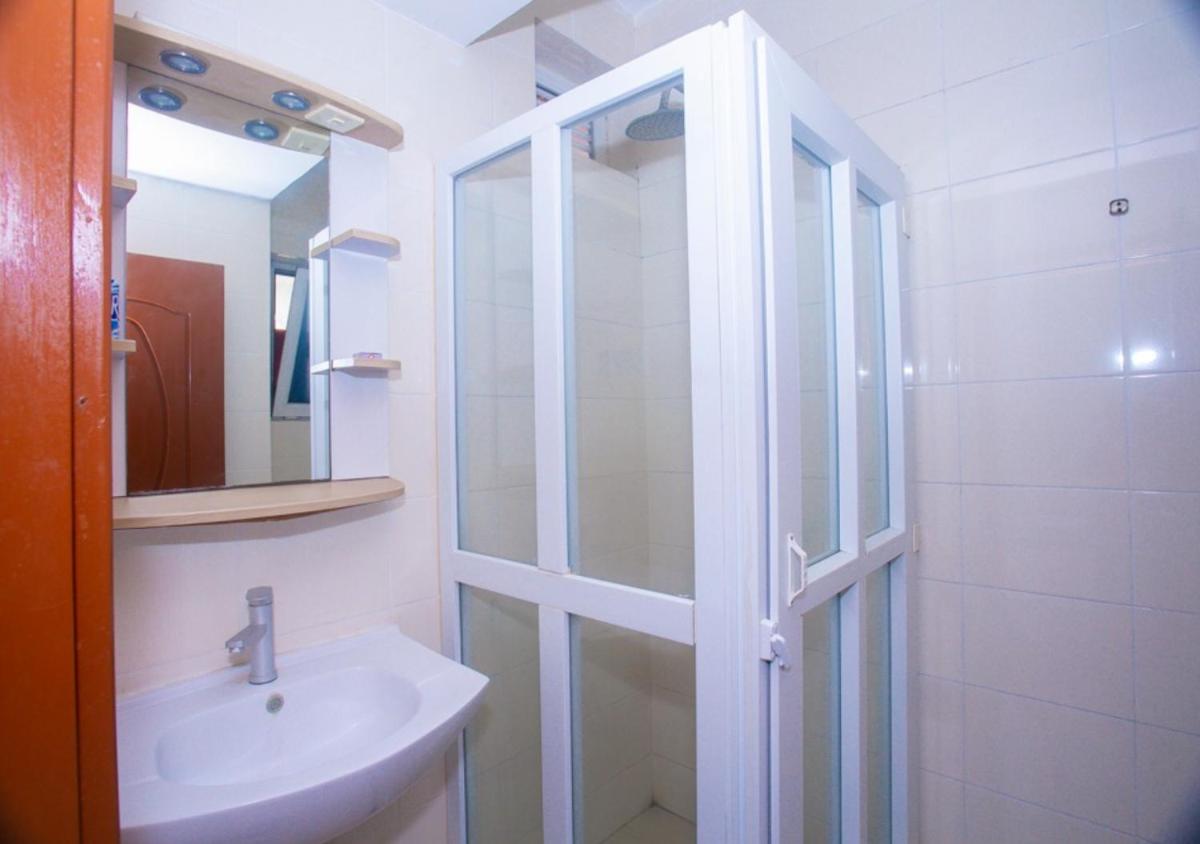 Rainbow Hotel - Housity