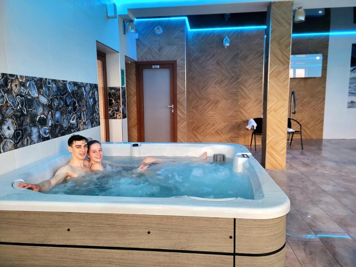 Dom Jastrzębia z basenem i jacuzzi - Housity