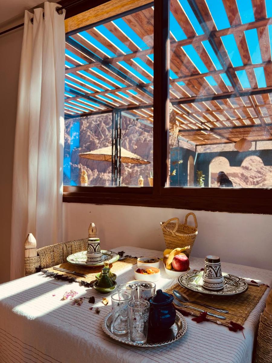 Hiking Nomads Guesthouse - Housity