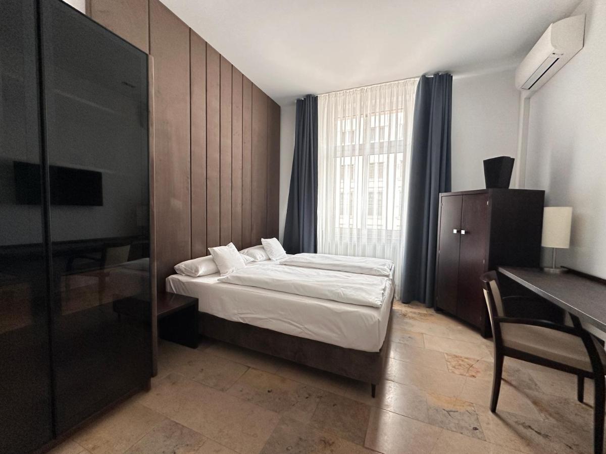 DEVIN Art Hotel - Housity