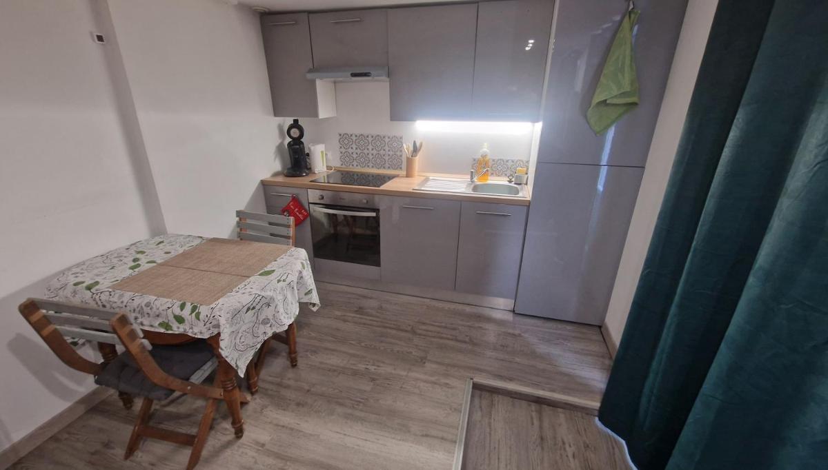 Studio Cerf quartier marais, jardin accessible, terrasse rez de chaussée - Housity