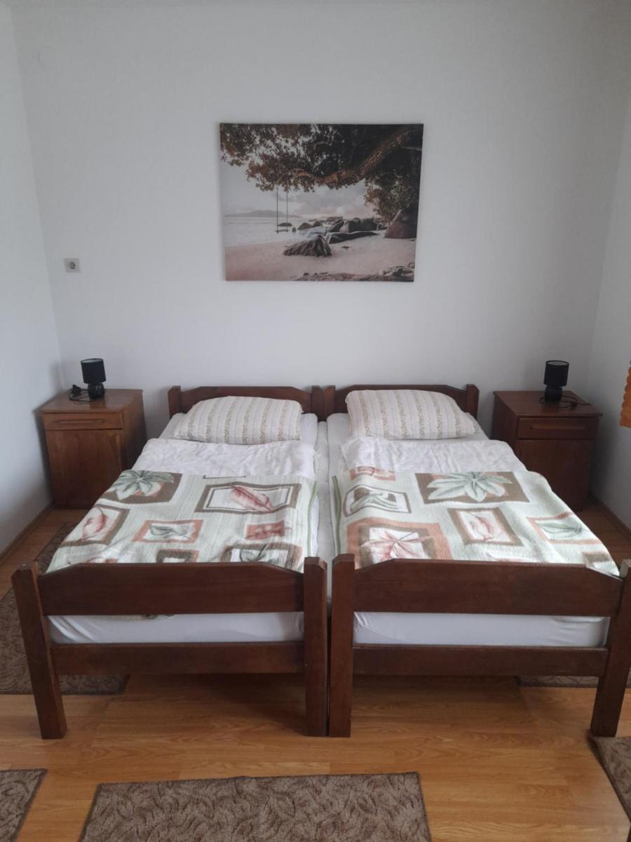 Apartment Kolonija - Housity